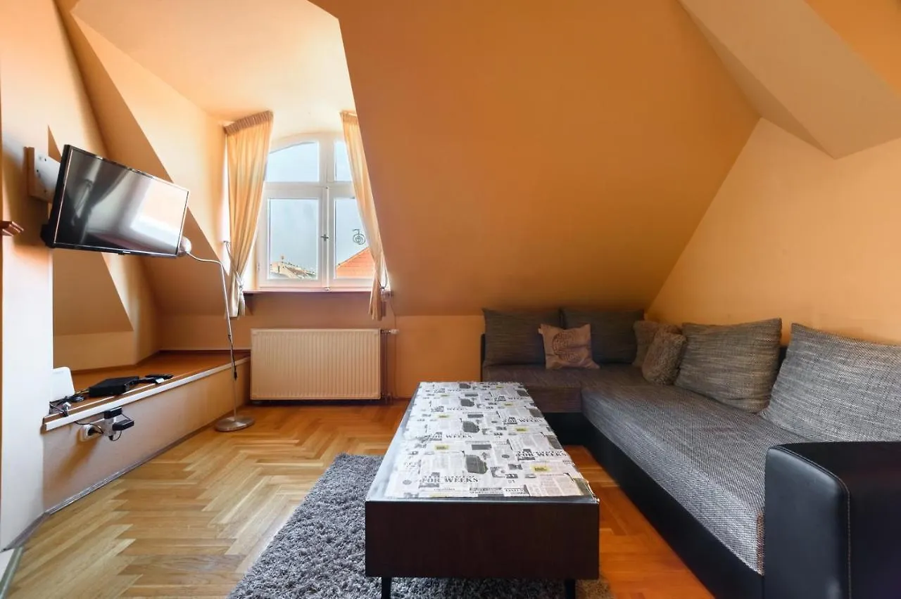 View To The Roofs Luxury Apartment With 2 Bedrooms Budapeszt Węgry