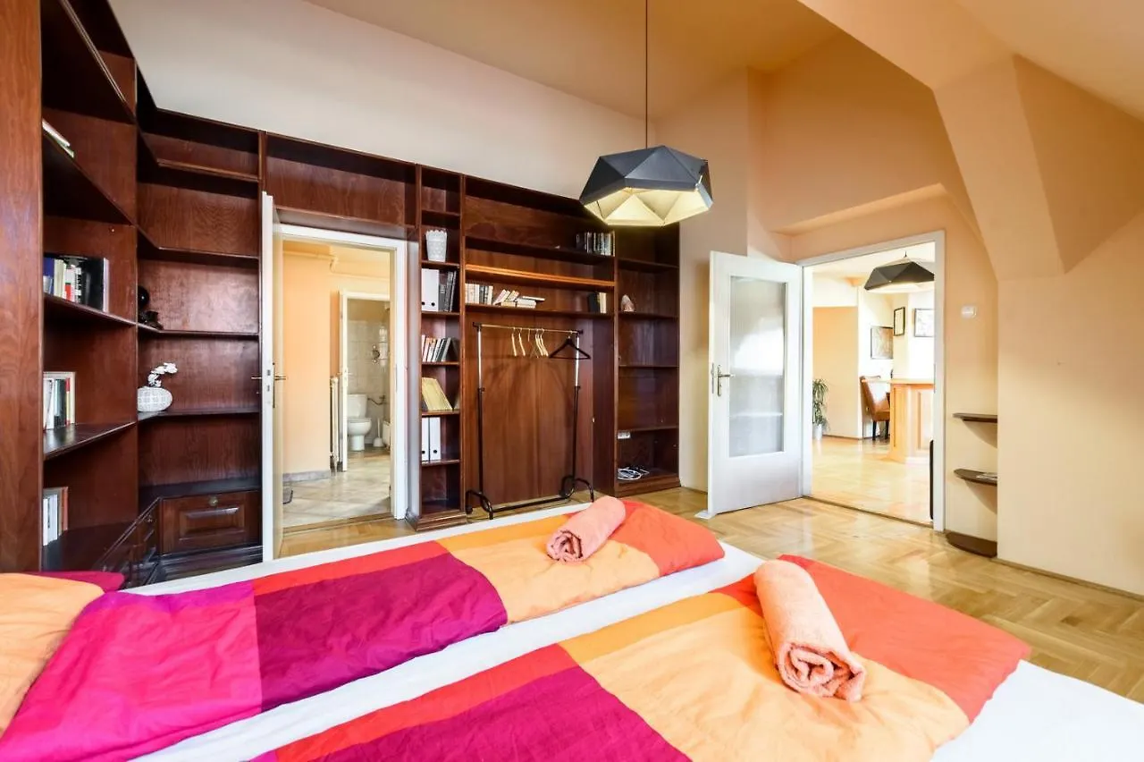 View To The Roofs Luxury Apartment With 2 Bedrooms Будапешт 0*,