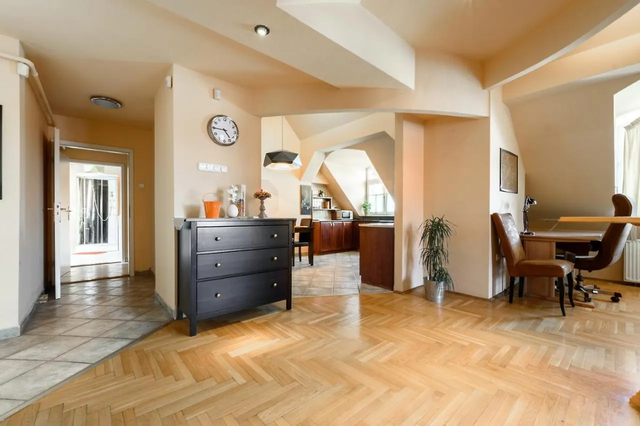 View To The Roofs Luxury Apartment With 2 Bedrooms Будапешт